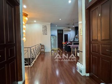 ANA RUMAH UK 13X19.5M BONUS LAHAN PARKIR DI KOMPLEK DUTA MAS JELAMBAR