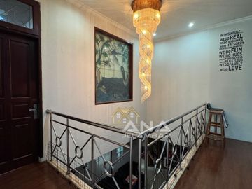 ANA RUMAH UK 13X19.5M BONUS LAHAN PARKIR DI KOMPLEK DUTA MAS JELAMBAR