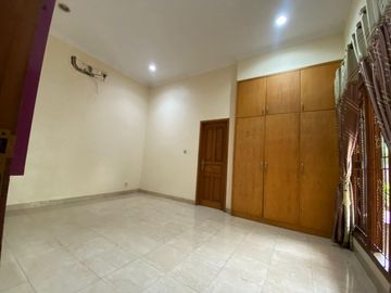 Rumah Luas 543M2 Lengkap Privat Pool di Cinere Harga di Bawah NJOP