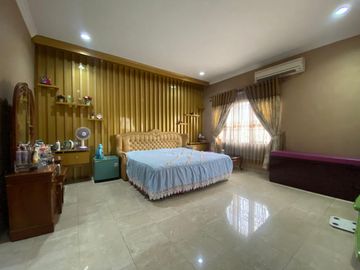 Rumah Luas 543M2 Lengkap Privat Pool di Cinere Harga di Bawah NJOP