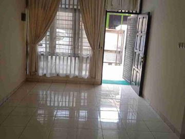 Rumah bagus 2 lantai semifurnish dan akses 1 mobil di Tebet Barat Jaksel