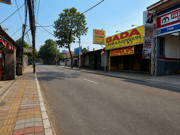 Disewakan bangunan dekat PLaza shinta dan MC.D di jl.teuku umar, tangerang kota