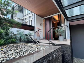 DIJUAL RUMAH PIK 1 CLUSTER CROWN GOLF UK 8X24 (BANGUN SENDIRI) 3.5 LANTAI SHM MURAH BISA NEGO