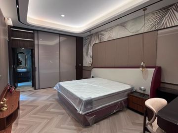 DIJUAL RUMAH PIK 1 CLUSTER CROWN GOLF UK 8X24 (BANGUN SENDIRI) 3.5 LANTAI SHM MURAH BISA NEGO