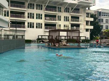 Fully Furnished Studio Condo for Rent at Solinea - Cebu Business Park ( Pet Friendly- small)