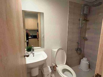 Fully Furnished Studio Condo for Rent at Solinea - Cebu Business Park ( Pet Friendly- small)