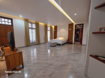 DIJUAL  Rumah Asri di Ragunan - Jakarta Selatan