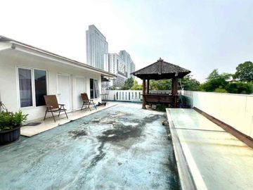 dijual rumah di kemang jakarta selatan