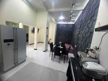 DI JUAL CEPAT RUMAH BAGUS 2LANTAI SIAP HUNI