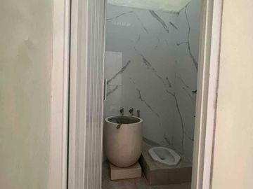 DI JUAL CEPAT RUMAH BAGUS 2LANTAI SIAP HUNI