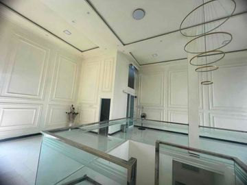 DI JUAL CEPAT RUMAH BAGUS 2LANTAI SIAP HUNI