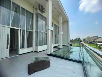 DI JUAL CEPAT RUMAH BAGUS 2LANTAI SIAP HUNI