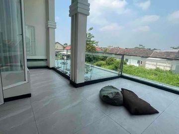 DI JUAL CEPAT RUMAH BAGUS 2LANTAI SIAP HUNI
