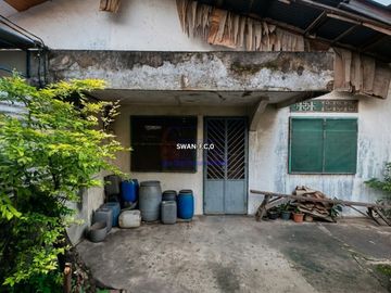 Rumah di Kampung Utama Nagoya Butuh Renovasi | Harga Setara Tanah Saja