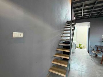 Disewakan Villa Mezzanine Room Siap Huni Dekat Sunset Road, Kuta Bali