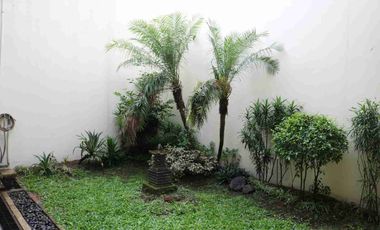 Rumah dijual 
Claustsr depan Kota Wisata.