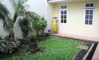 Rumah dijual 
Claustsr depan Kota Wisata.