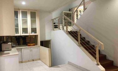 Rumah 2 Lantai di Mahogany Residence