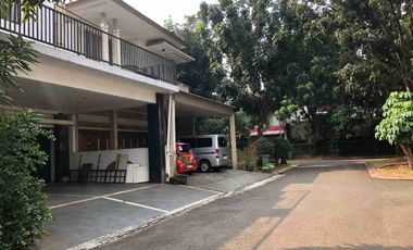 Rumah 2 Lantai di Mahogany Residence