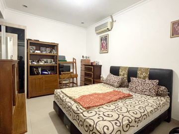 DIJUAL RUMAH CANTIK AKSES LEBAR DALAM KOMPLEK DI PONDOK KELAPA JAKARTA TIMUR ZN133