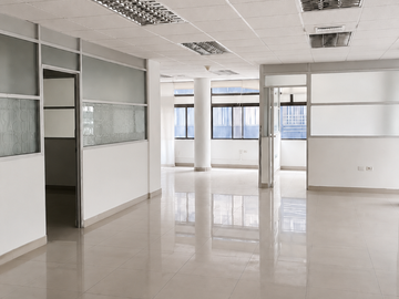 Alquiler oficinas múltiples plantas  en Centro de Guayaquil