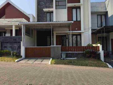 Dijual Cepat Rumah Modern Minimalis 2Lantai Di Perumahan Greenland Tidar Kota Malang