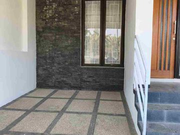 Dijual Cepat Rumah Modern Minimalis 2Lantai Di Perumahan Greenland Tidar Kota Malang