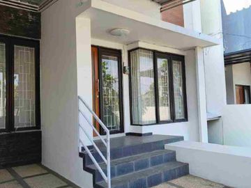 Dijual Cepat Rumah Modern Minimalis 2Lantai Di Perumahan Greenland Tidar Kota Malang