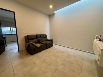 Casa en renta AMUEBLADA en Tossa Residencial, a unos minutos de Costco Sur