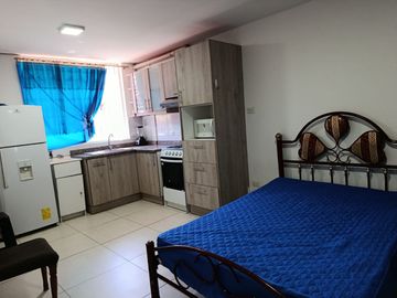 ARRIENDO ESTUDIO AMOBLADO CUMBAYA