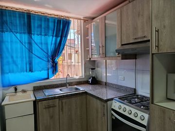 ARRIENDO ESTUDIO AMOBLADO CUMBAYA