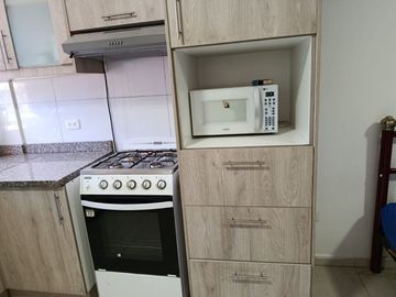 ARRIENDO ESTUDIO AMOBLADO CUMBAYA