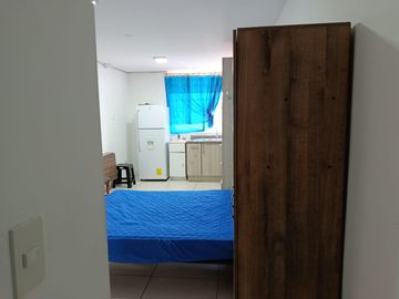ARRIENDO ESTUDIO AMOBLADO CUMBAYA