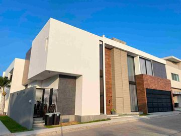 Casa en venta en Fracc.  Lomas Diamante Alvarado Veracruz.