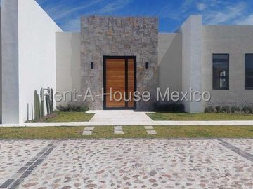 Zirandaro san miguel de allende vendo casa en privada con amenidades a estrenar 3 recamara 3 baños