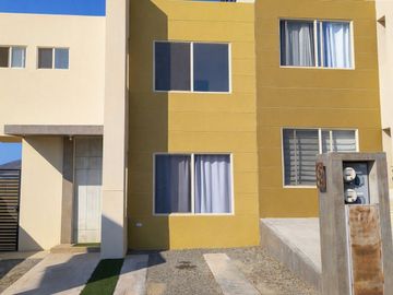 Bonita Casa en Renta en Residencial