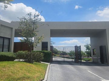 Departamento en Renta con elevador Zibata 2 Recamaras Nuevo cerca de Plazas y parques