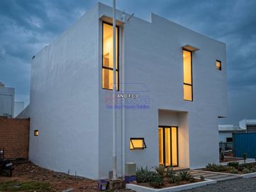 Rumah Everhill Batam Centre UnFurnish 5 Kamar