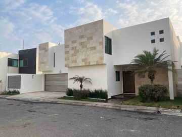 Casa en venta en Fracc.  Lomas del Sol Alvarado Veracruz.