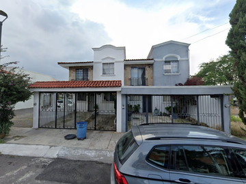 Excelente Casa en Residencial del Valle, Jardines del Valle, Zapopan, Jalisco.