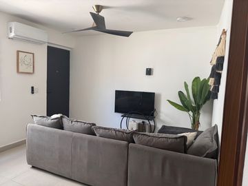 DEPARTAMENTO AMUEBLADO EN RENTA EN VERSALLES