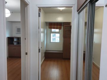 Gateway Garden Heights 2BR 54sqm Semi-furnished P30K in Mandaluyong