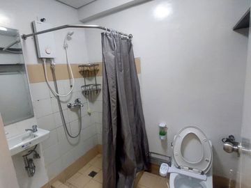 Gateway Garden Heights 2BR 54sqm Semi-furnished P30K in Mandaluyong