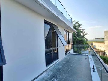 DiJual Rumah Mewah Beverly Estate Batam Center 4 Kamar Posisi Hook Siap Huni