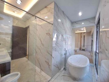 DiJual Rumah Mewah Beverly Estate Batam Center 4 Kamar Posisi Hook Siap Huni