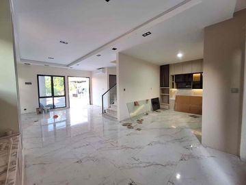DiJual Rumah Mewah Beverly Estate Batam Center 4 Kamar Posisi Hook Siap Huni
