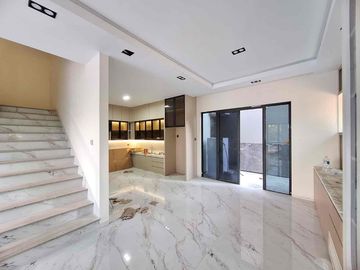 DiJual Rumah Mewah Beverly Estate Batam Center 4 Kamar Posisi Hook Siap Huni