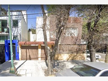 CASA EN REMATE UBICADA EN LA COL DEL CARMEN EN COYOACÁN