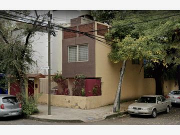 CASA EN REMATE UBICADA EN LA COL DEL CARMEN EN COYOACÁN