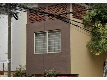 CASA EN REMATE UBICADA EN LA COL DEL CARMEN EN COYOACÁN